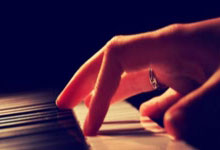 开云体育APP下载-灰熊力克公牛，商业丛林谁主沉浮？