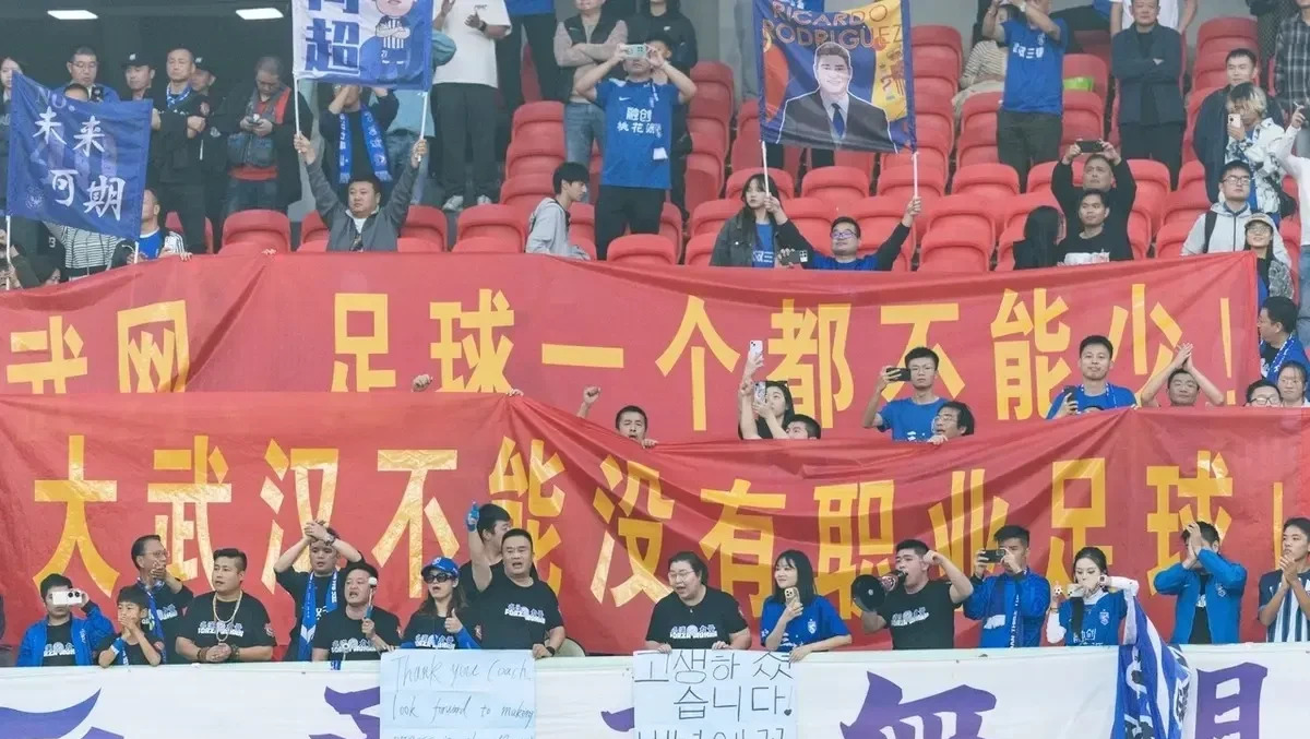 开云体育在线-国内足球强强对话，锋芒毕露备战决胜之际的简单介绍