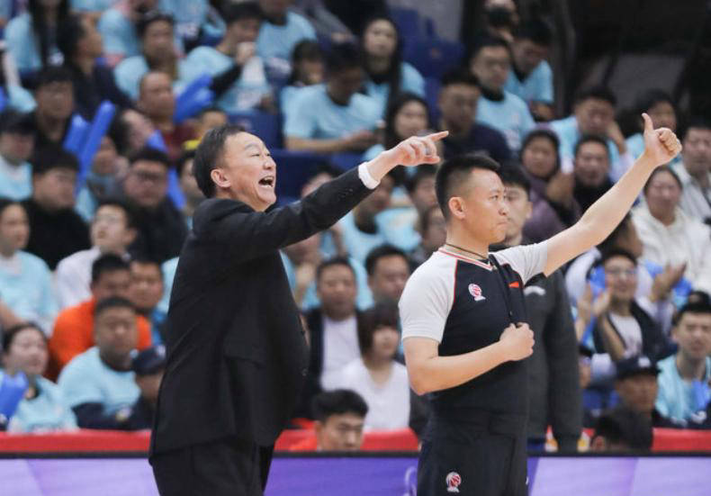 开云体育下载-球队精英球员集体爆发，带领球队赢得胜利的简单介绍