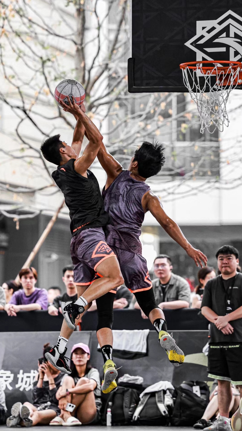 开云体育app-运动员们在赛场上展现出顶尖的球技