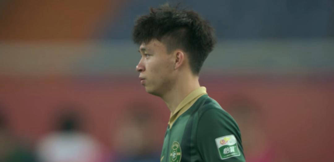 包含红星球员崭露头角,成为球队关键人物的词条 包含红星球员崭露头角,成为球队关键人物的词条