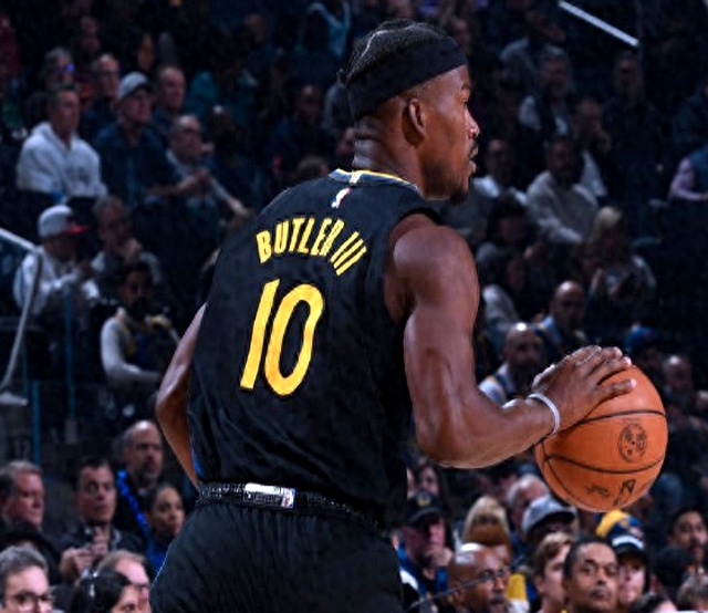 勇士队主场大胜,状态回升至巅峰 勇士队主场大胜,状态回升至巅峰