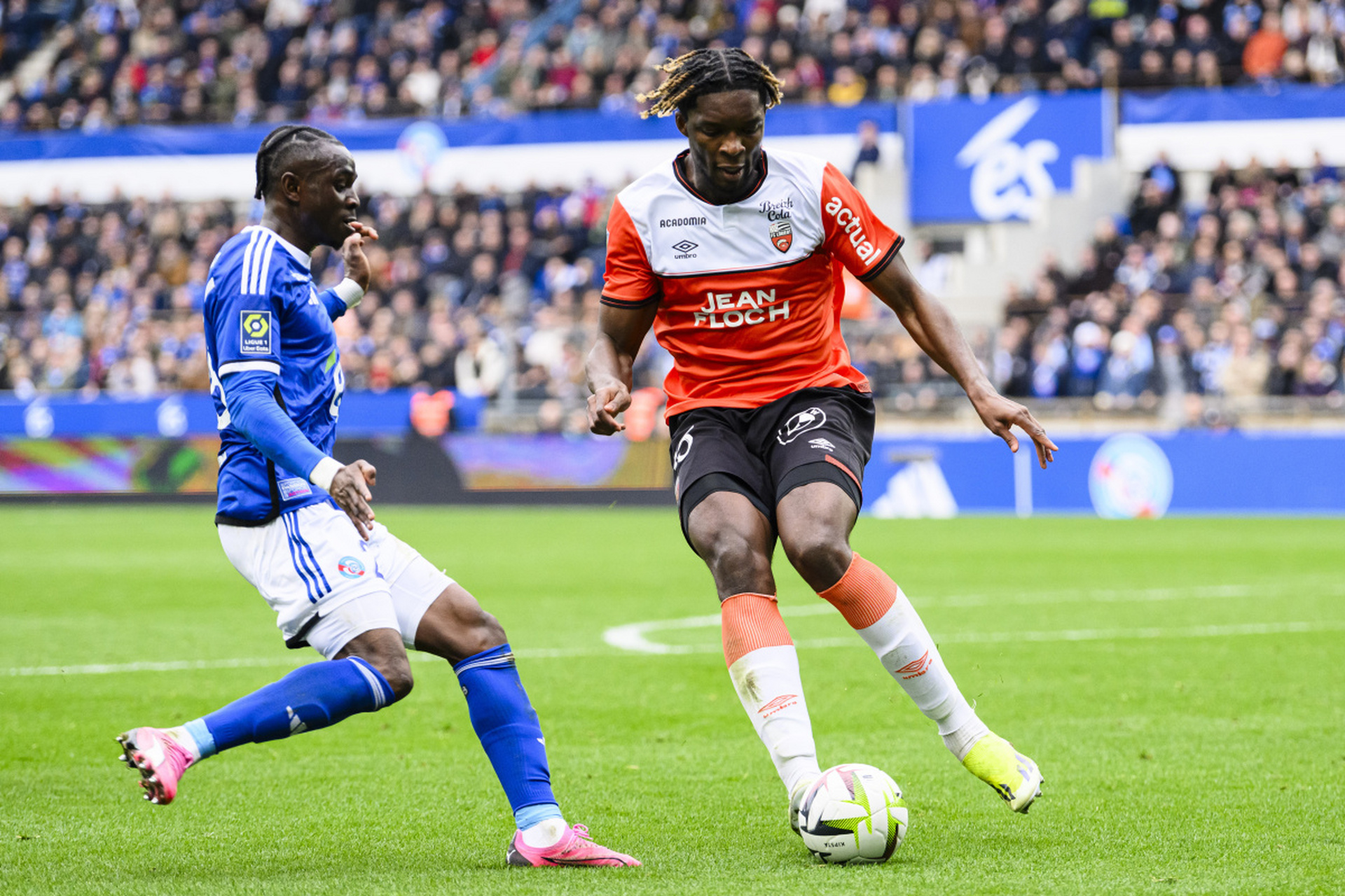 里昂主场击败斯特拉斯堡，保持领先