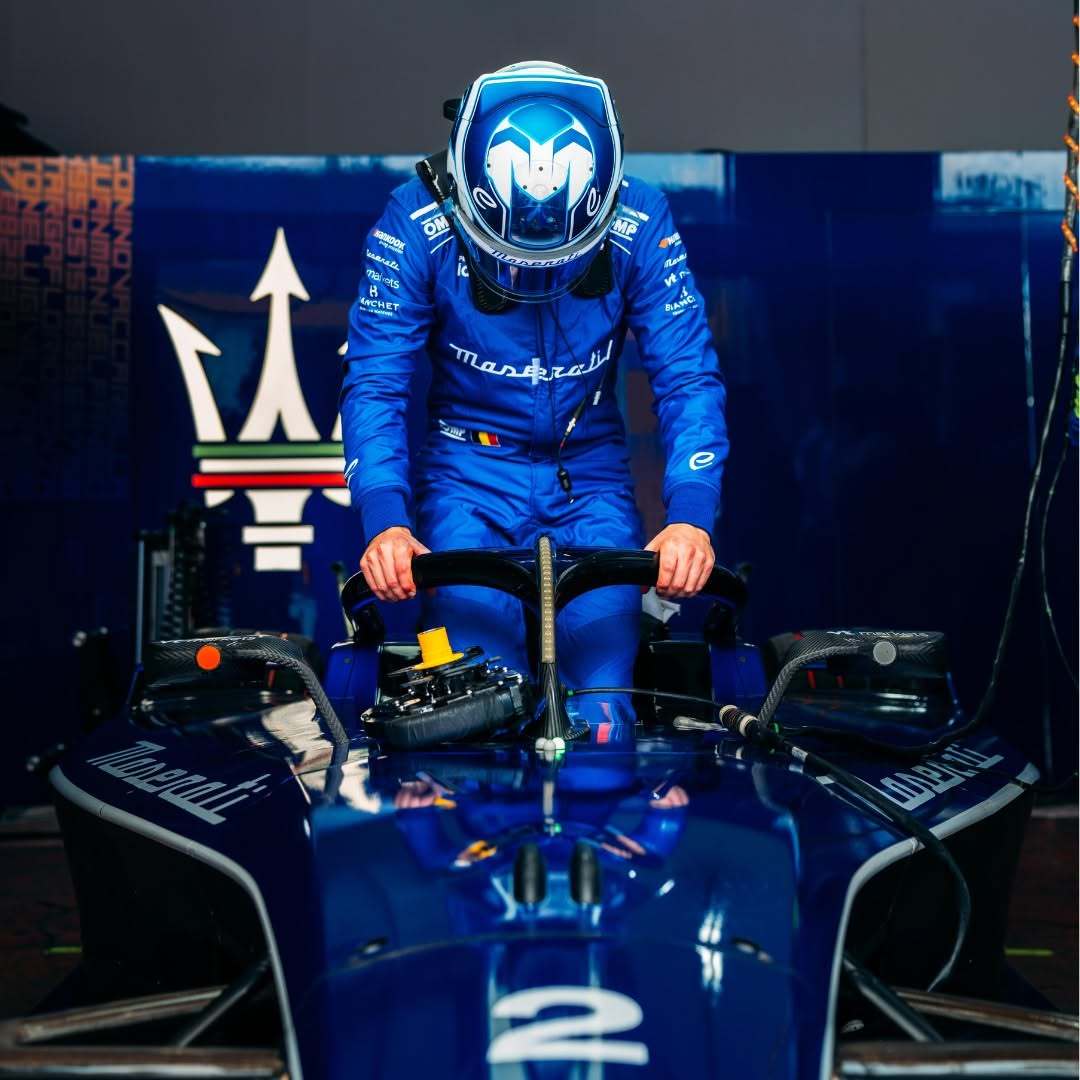 开云体育入口-墨西哥铁人三项选手技压群雄，夺冠