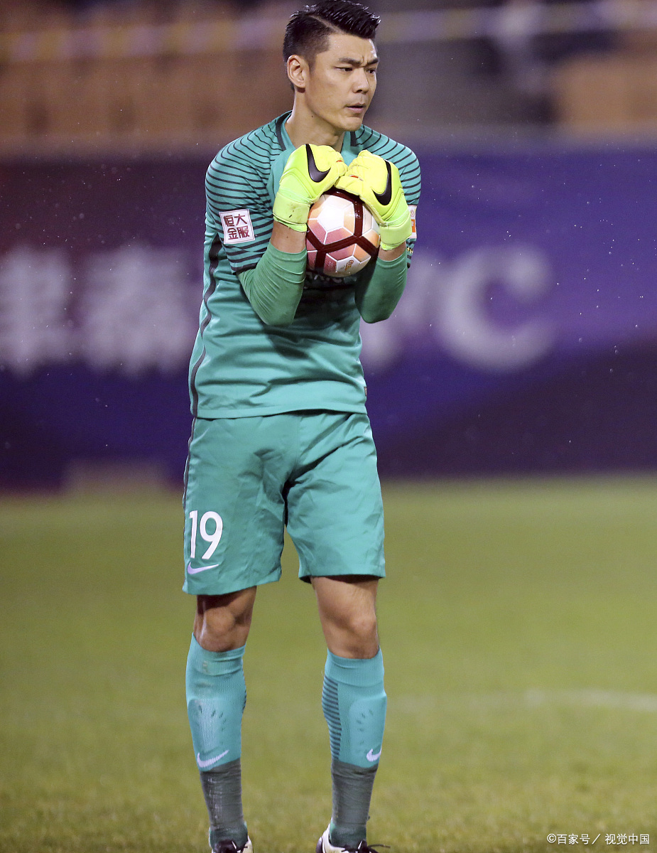 守门员扑救关键球保障球门不失的简单介绍