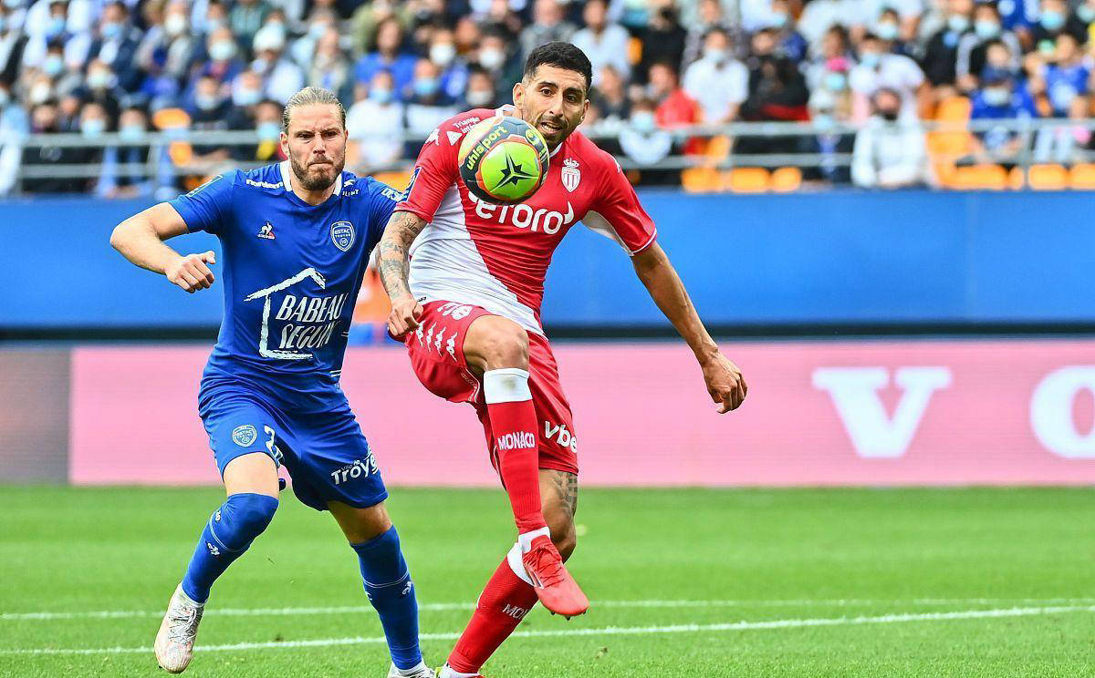 美因茨主场失分，保级形势恶化的简单介绍