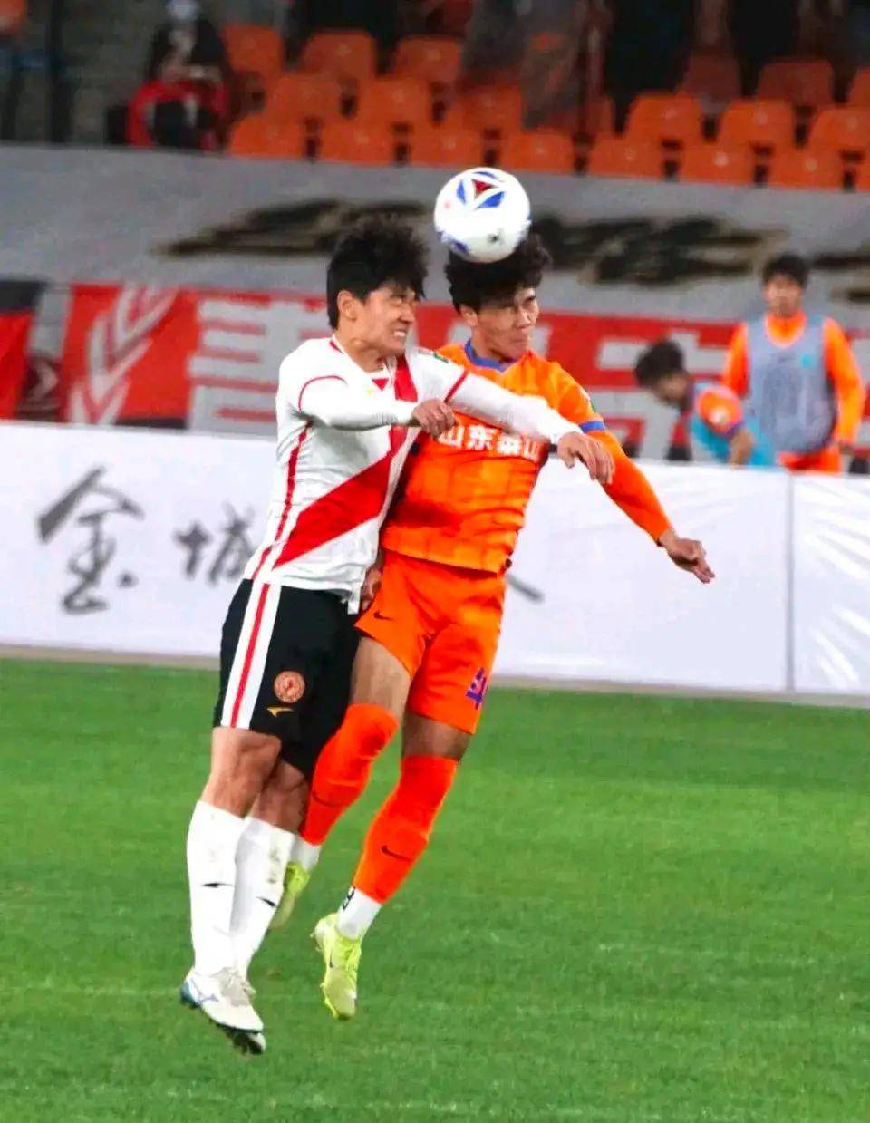 球队实力获得极大提升,连续多场胜利 球队实力获得极大提升,连续多场胜利