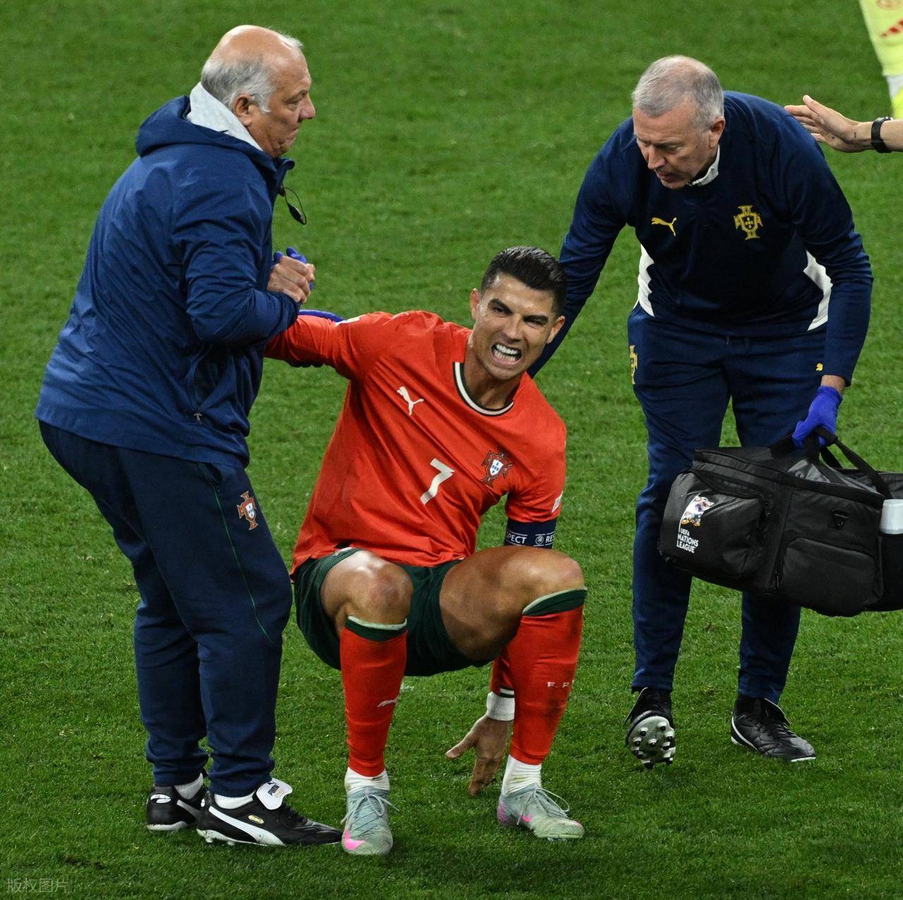 包含国足力克德国队，C罗帽子戏法欧冠的词条