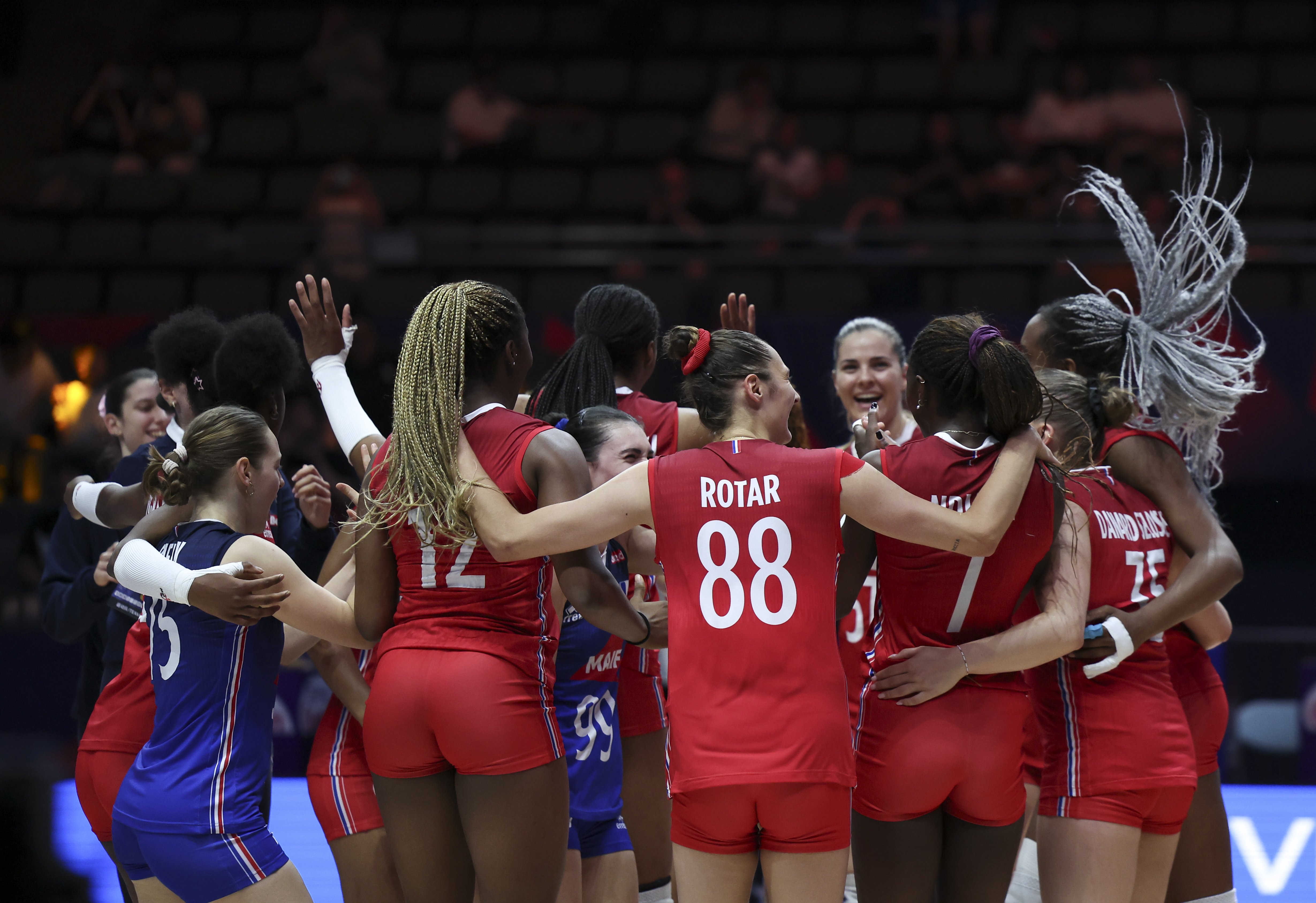 开云APP-荷兰队对决意大利，比利时队胜法国队