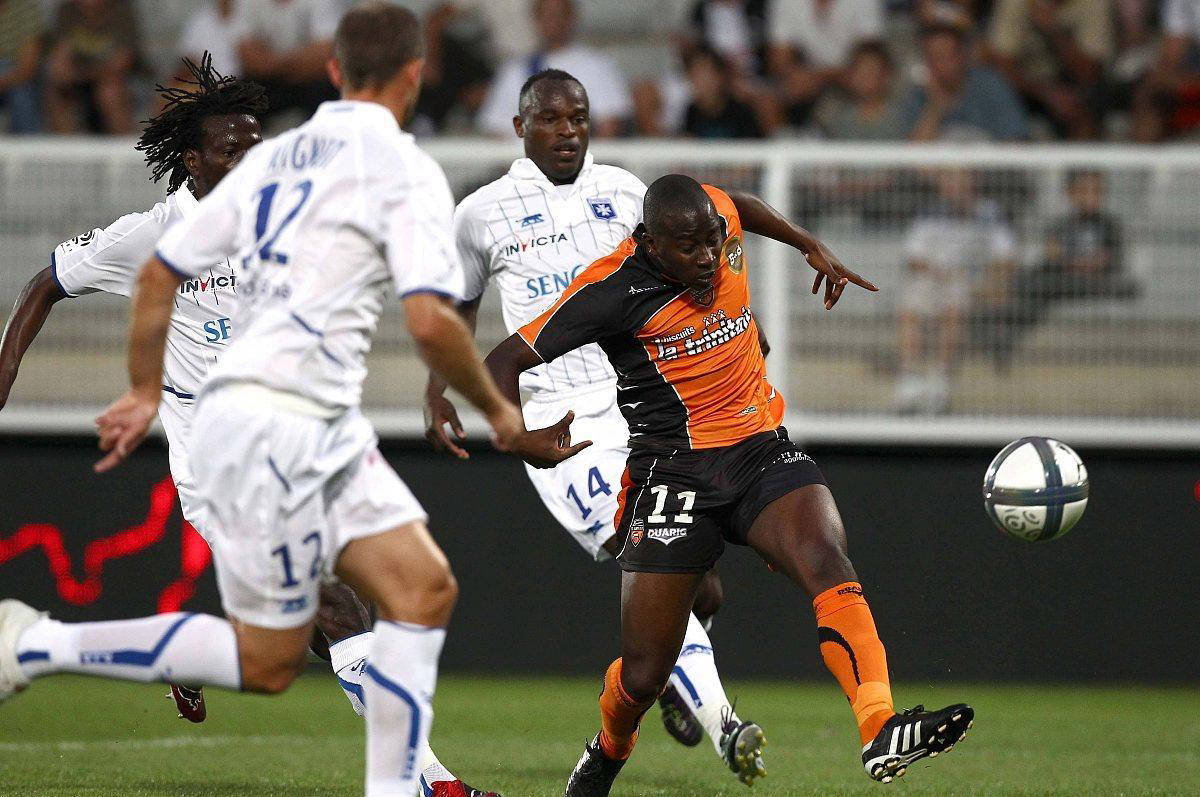 圣埃蒂安在主场比赛中获得胜利 圣埃蒂安在主场比赛中获得胜利