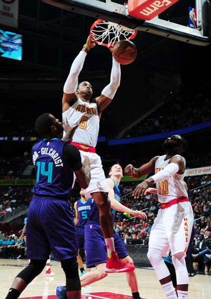 老鹰不敌黄蜂，遭遇失利