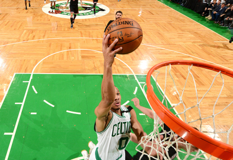 绿军惨遭公牛逆转,低迷表现 绿军惨遭公牛逆转,低迷表现