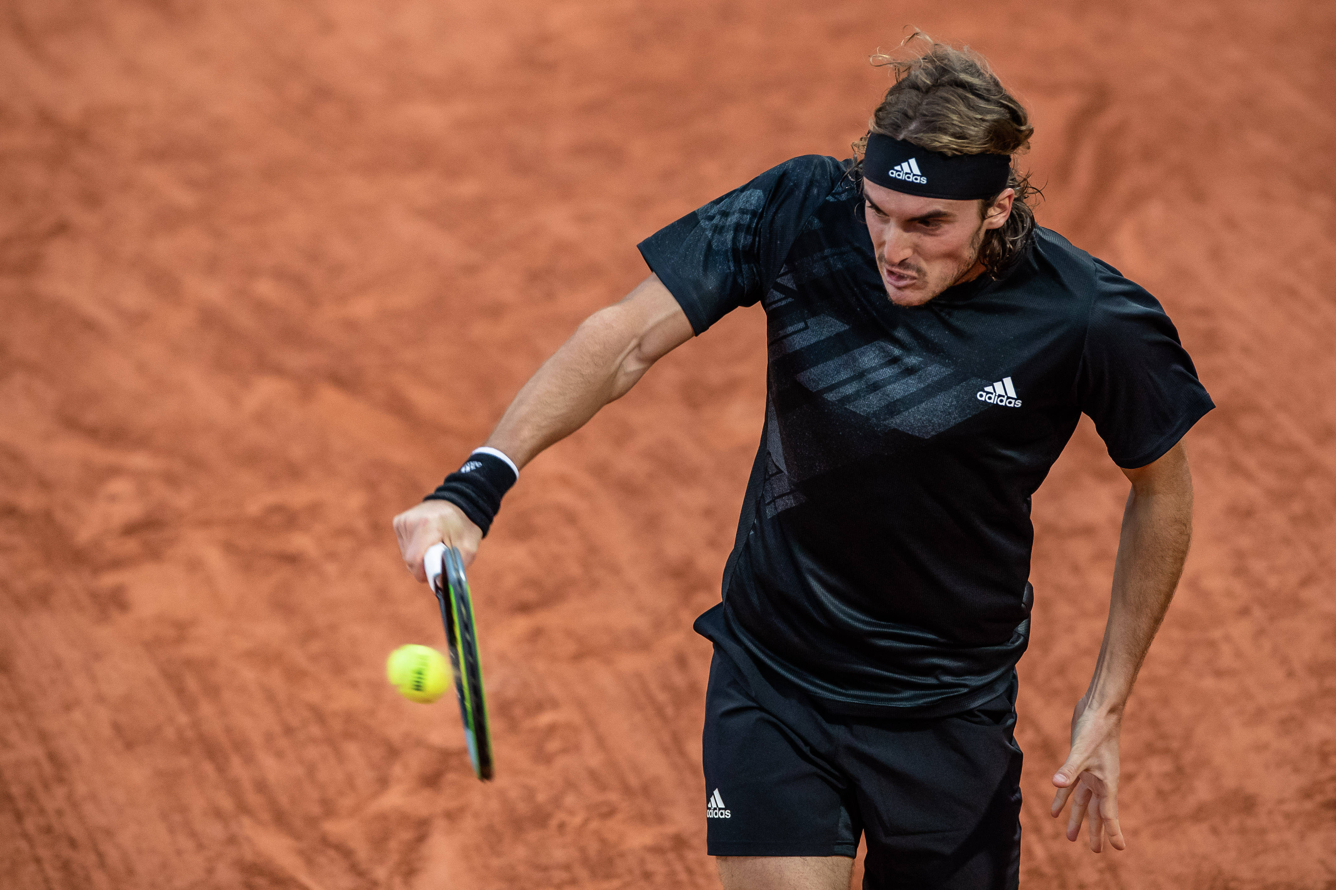 开云体育下载-欧洲网球队力克英国网球队，西西帕斯制霸全场的简单介绍