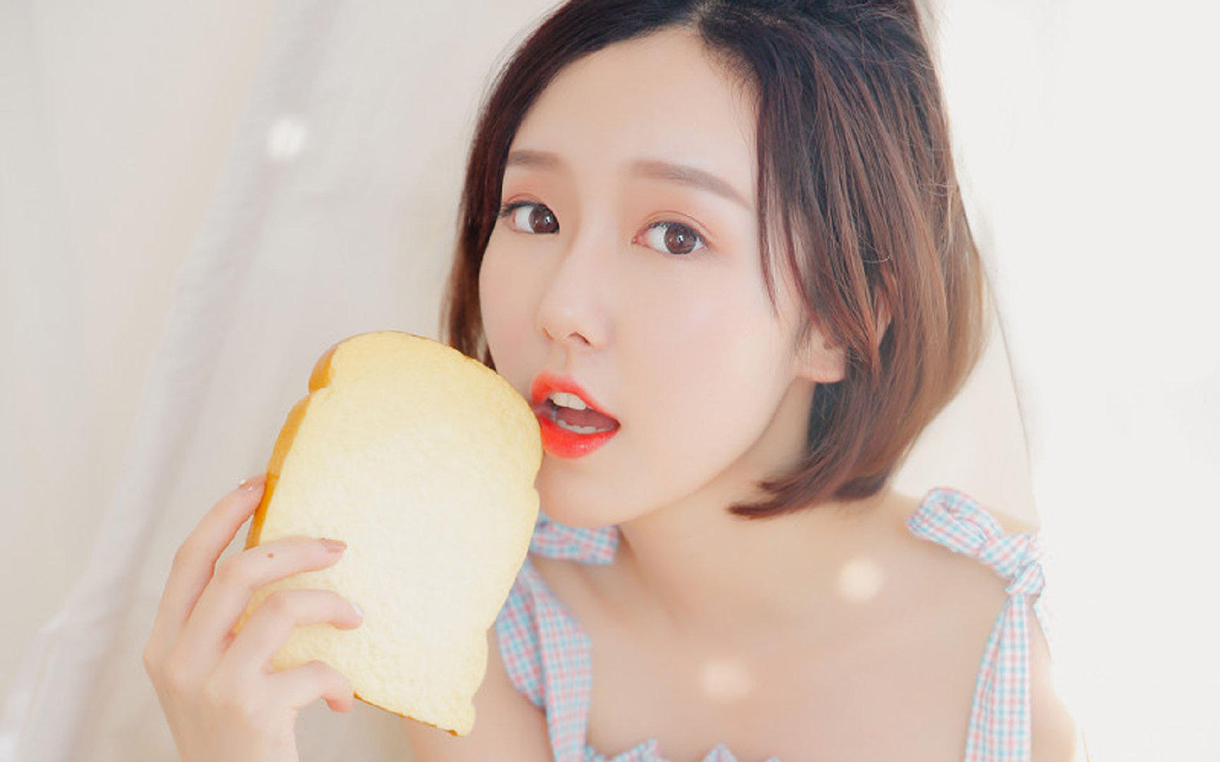 战术压制！巴萨力克AC米兰，维尼修斯当选全场最佳无争议