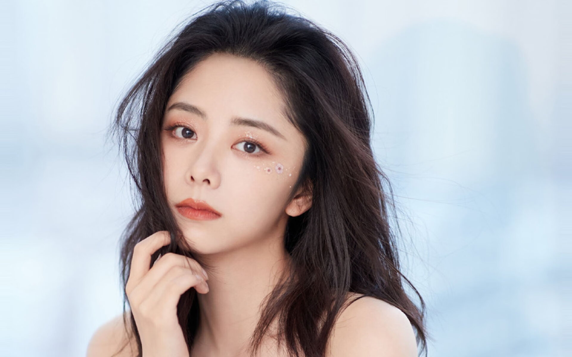 绿茵史诗，从伊斯坦布尔奇迹到亚洲之巅，孙兴慜以领袖之姿续写逆转华章